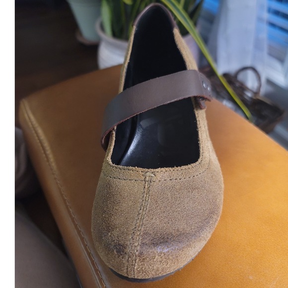 OTBT Mary Janes Brown Suede Shoes, Wedge Styel size 6.5 - Picture 5 of 16